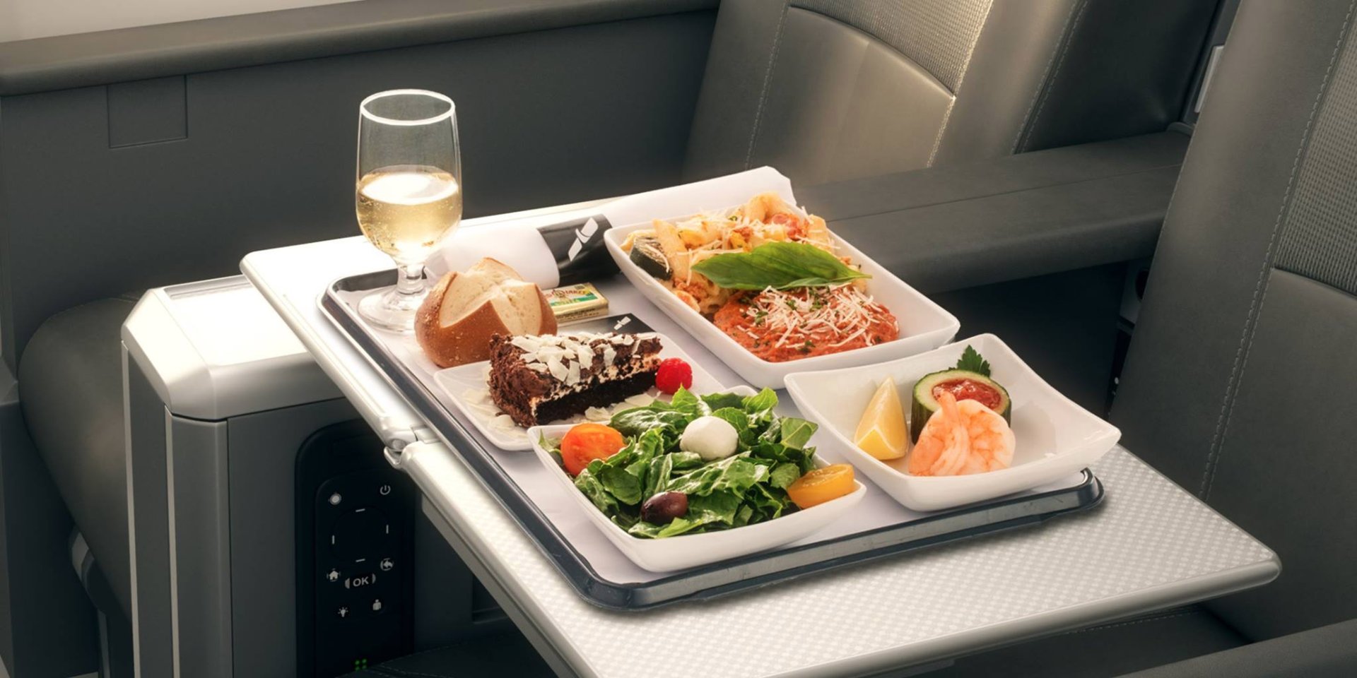 Comer en el avión